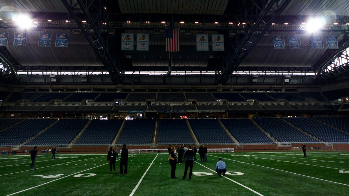 Kuzzza's tweet photo. Hey @SellWithLG Welcome to Detroit. #lgg5detroit #rawcapture #snapseed #editing #FordField https://t.co/sIdcMtu6t2