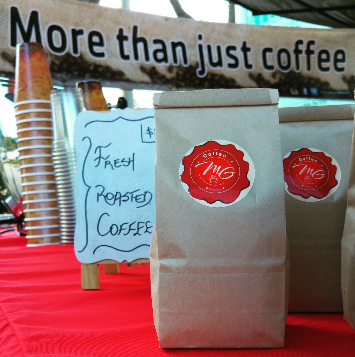 MGCoffeeBeyond's tweet photo. Organic, fresh roasted #coffee  @FarmersMarketFL today until 7.00pm #farmersmarket #mgcoffee #broward https://t.co/8RwkMUFDVh