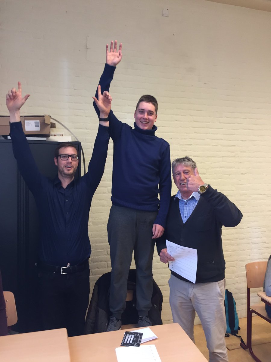 jvdfvelsen's tweet photo. Hier de quizwinnaars van het TSV Maritiem #kampioen #jvdf2016 eetsmakelijk alvast! @TCVelsen https://t.co/5ER9RbPzhv