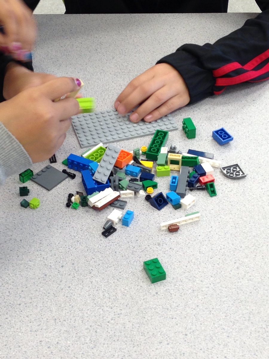 FoothillGriffin's tweet photo. Learning how to work in teams. #6thgraderotation #pbliscool https://t.co/817sumsl7W