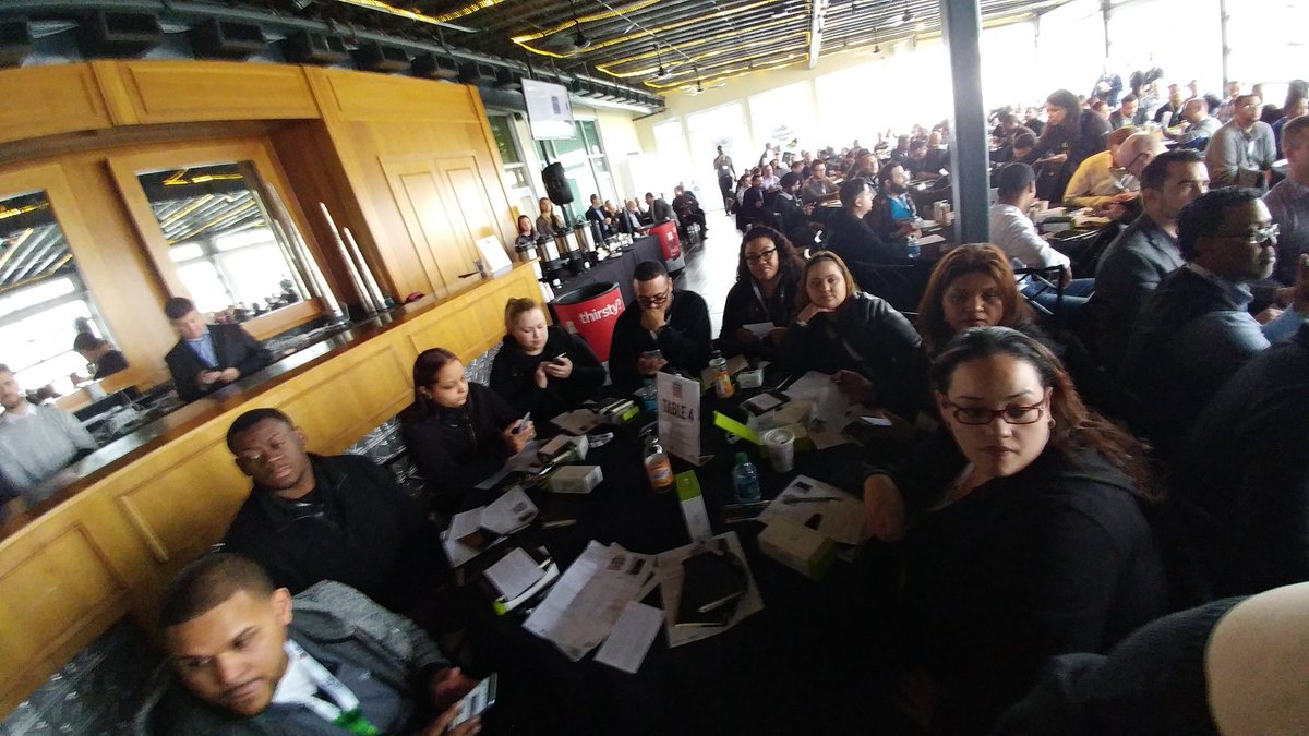 ChadC_Sprint's tweet photo. @SellWithLG @MaverickMikeL group #LGG5NYC https://t.co/d2bu5qXrai