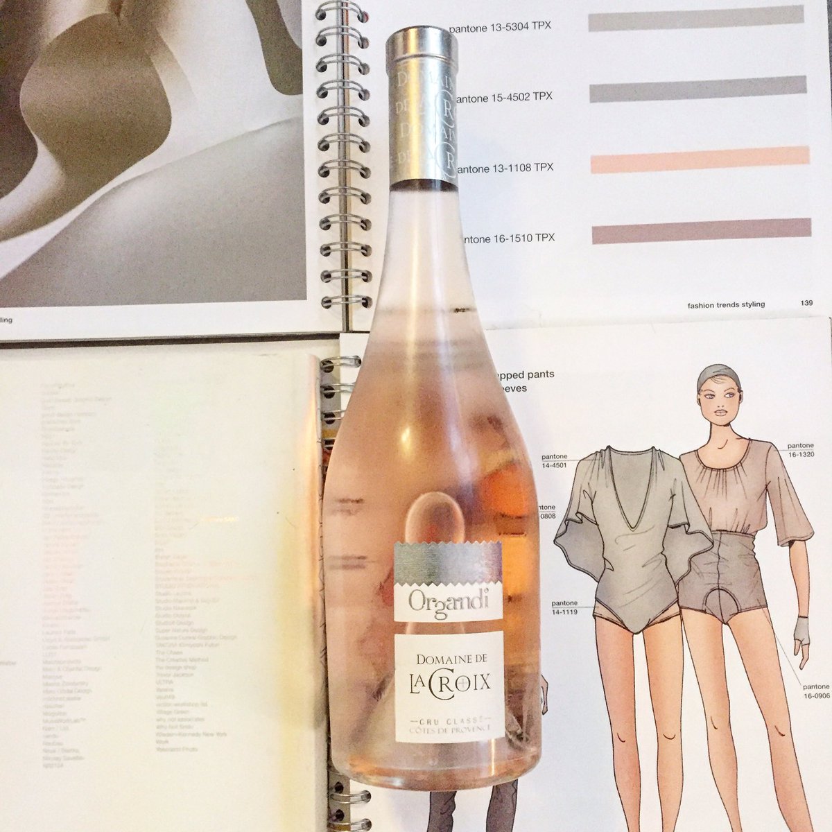 AgenceHouseOff's tweet photo. @domaine_de_la_croix #info organdi #williamarlotti #dreamteam #AgenceForce4 #tastewine #robe #crossover #creation https://t.co/Uf9wrEsCh3