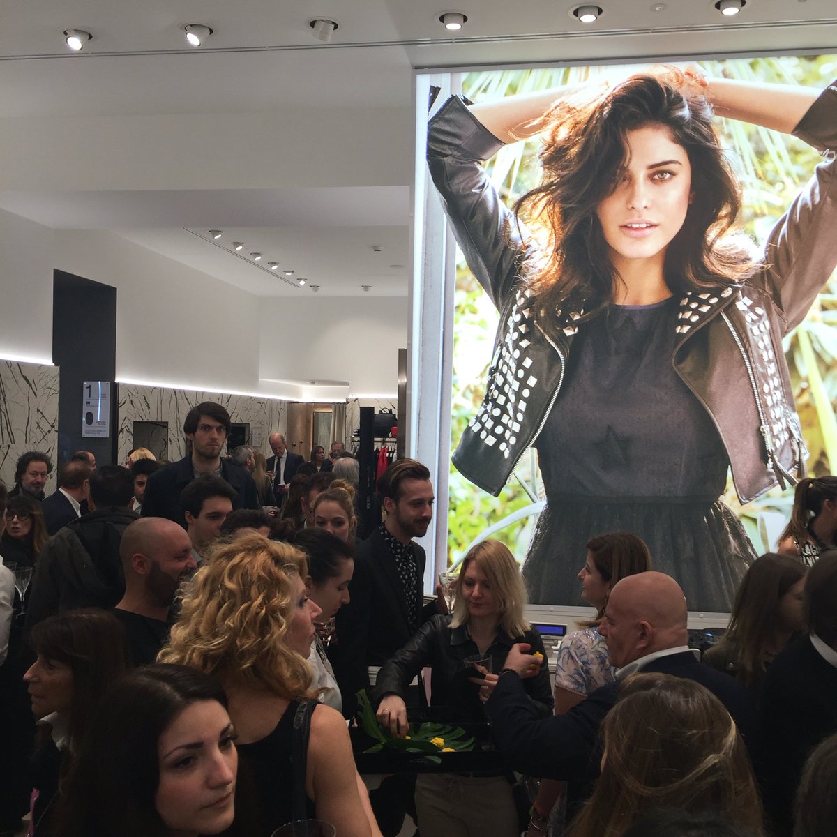 #SilvianHeach store! #HeachMi