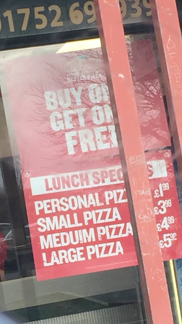 FarleyBeagle's tweet photo. .@PapaJohnsUK needs to learn how to spell 'medium' 🙈#fail #woolwell #whoprintsthese #spellcheckisfree #plymouth https://t.co/fqWkti5lRB