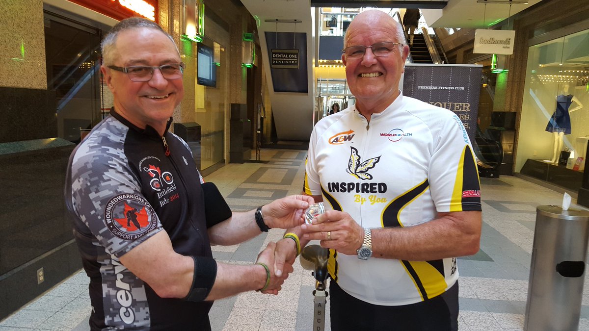 CritchWolf's tweet photo. Coin presentation to Anton, Ops Mgr for @BankersHallClub in support of @WoundWarriorCA #veterans #FirstResponders https://t.co/I1X5xgjIBu