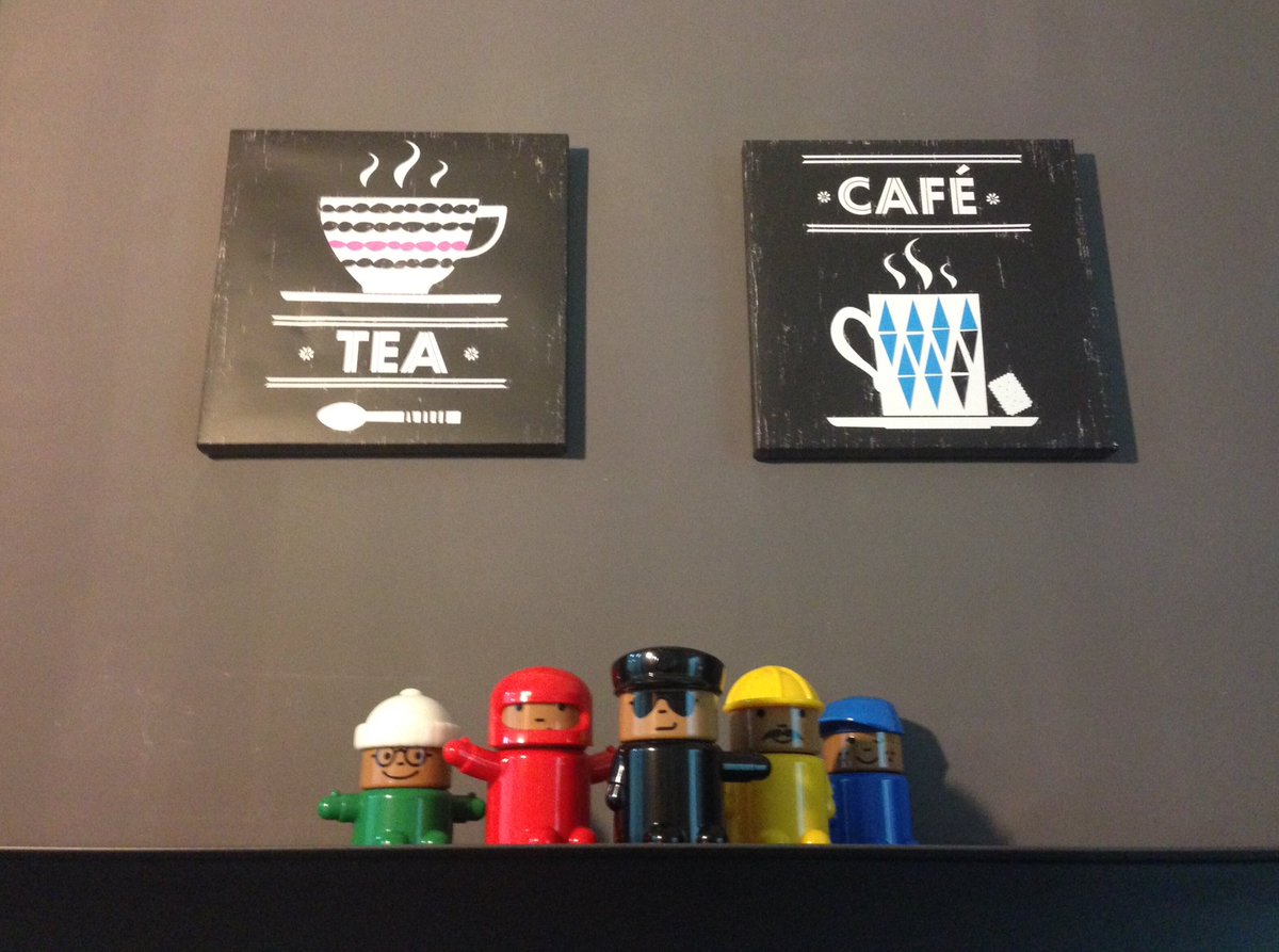 adbikelab's tweet photo. Le buone idee cominciano con un buon #caffe bollente e uno strepitoso gruppo di lavoro!! #adbike #napoli https://t.co/HEYT9pmQIk