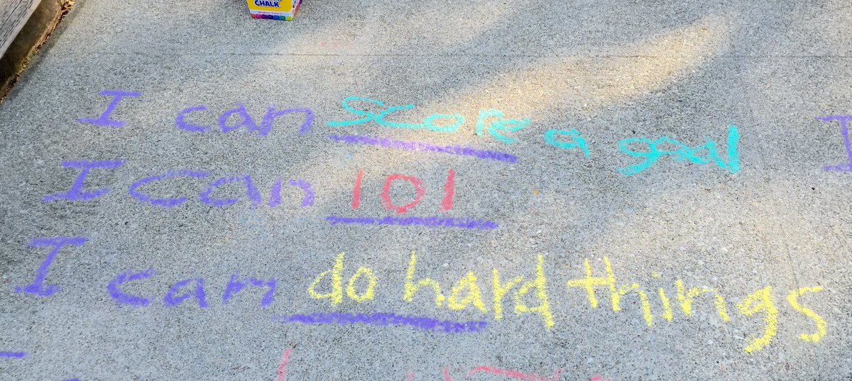 ForestRidgeMS's tweet photo. Sunshine brings sidewalk chalk! #goal4 #givethanksforthisday https://t.co/RtzQoTtL9d