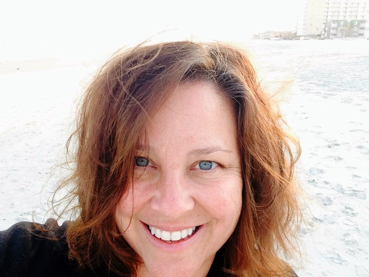 hcollaborative's tweet photo. Meet Julia, PM. Likes: Working w/passionate #HIPs on complex work/Dislikes: lack of time to “do it all.” #HIPweek16 https://t.co/XbMMJAeijr