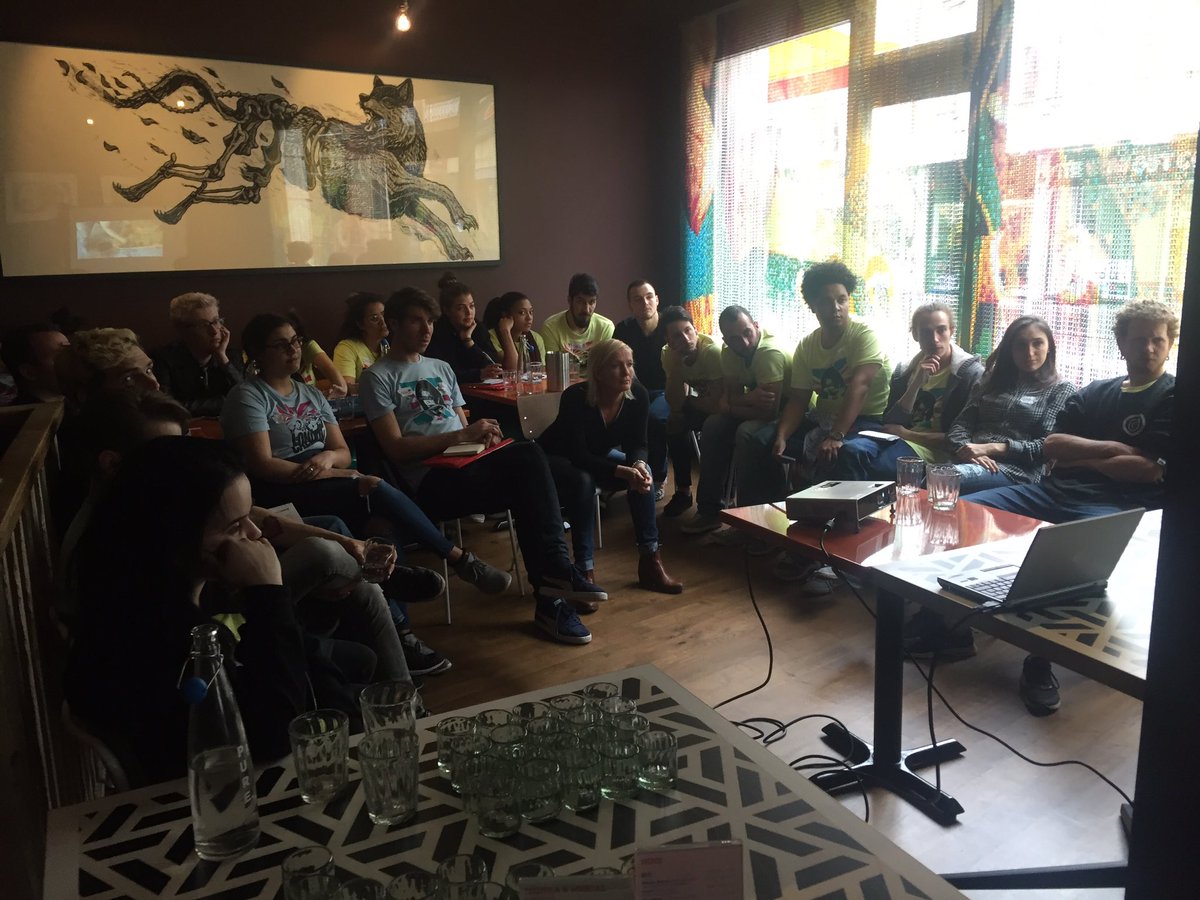 MezcalJon's tweet photo. Before and after #mezcal talk #AllExpert @wahaca #Brighton thanks & congrats w/new restaurant @AmathusDrinks https://t.co/7IfK4MDqCo