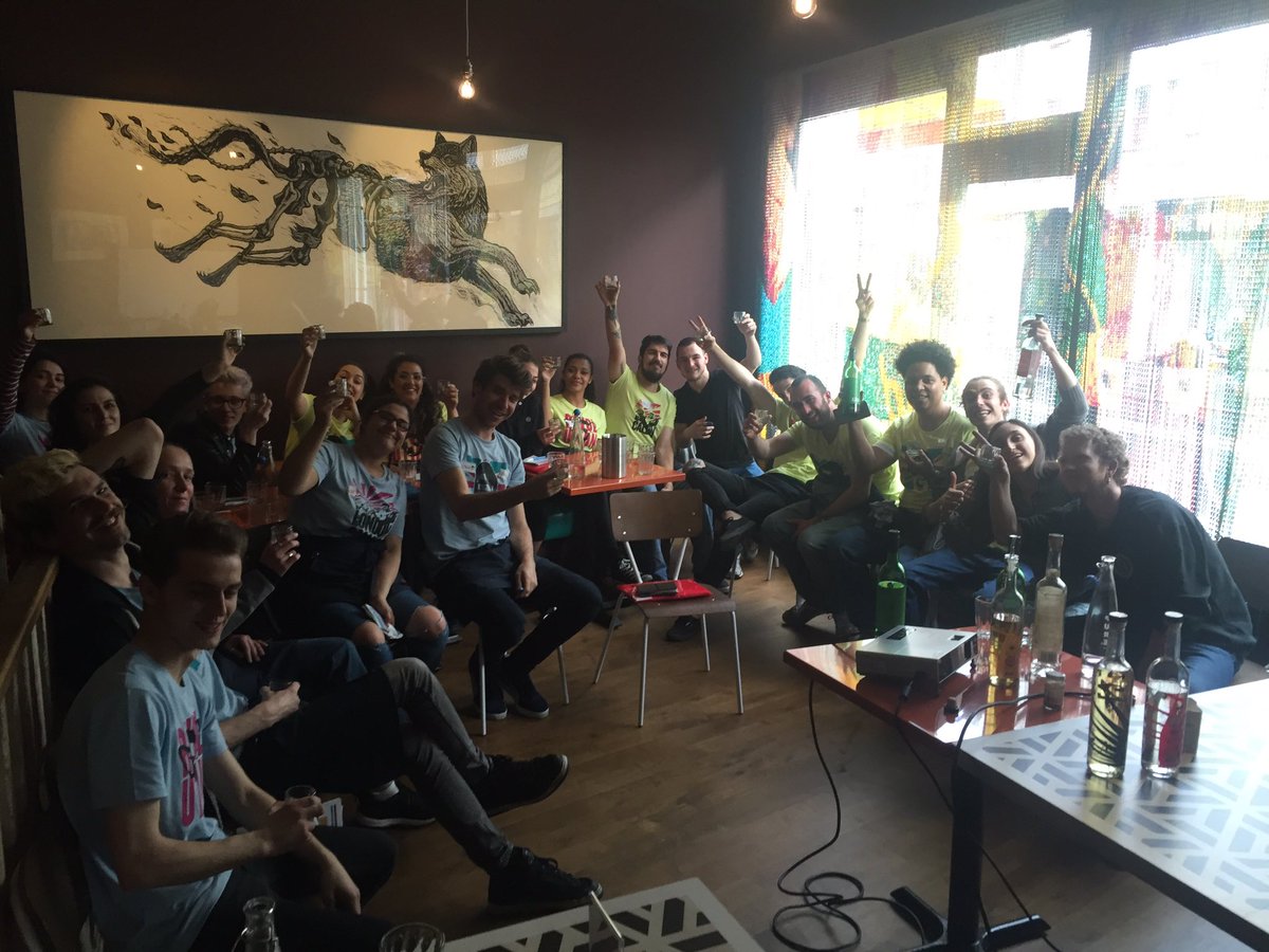 MezcalJon's tweet photo. Before and after #mezcal talk #AllExpert @wahaca #Brighton thanks & congrats w/new restaurant @AmathusDrinks https://t.co/7IfK4MDqCo