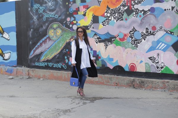 ShopInesque's tweet photo. The chicest trench coat from @fashionaholik_ #streetstyle https://t.co/sG2pUN7DUJ