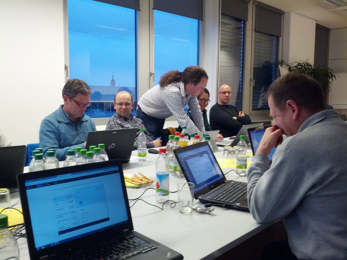 SbgMartin's tweet photo. #SAPStammtischMUC going strong with @wolf_gregor as #HCPms teacher -> preparation session for #CodeJam next week https://t.co/FGINhCQ63D