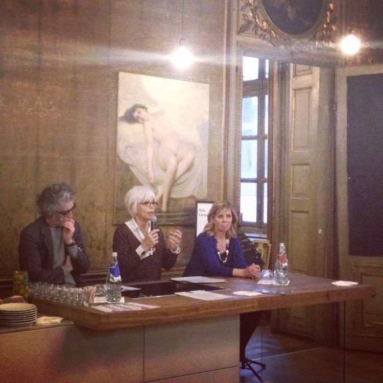 CircoloLettori's tweet photo. Licia Granello per Dialoghi sul cibo ci racconta prodotti e artigiani di #Extravergine nel nostro spazio #cucina. https://t.co/8Z3qrDJGQn