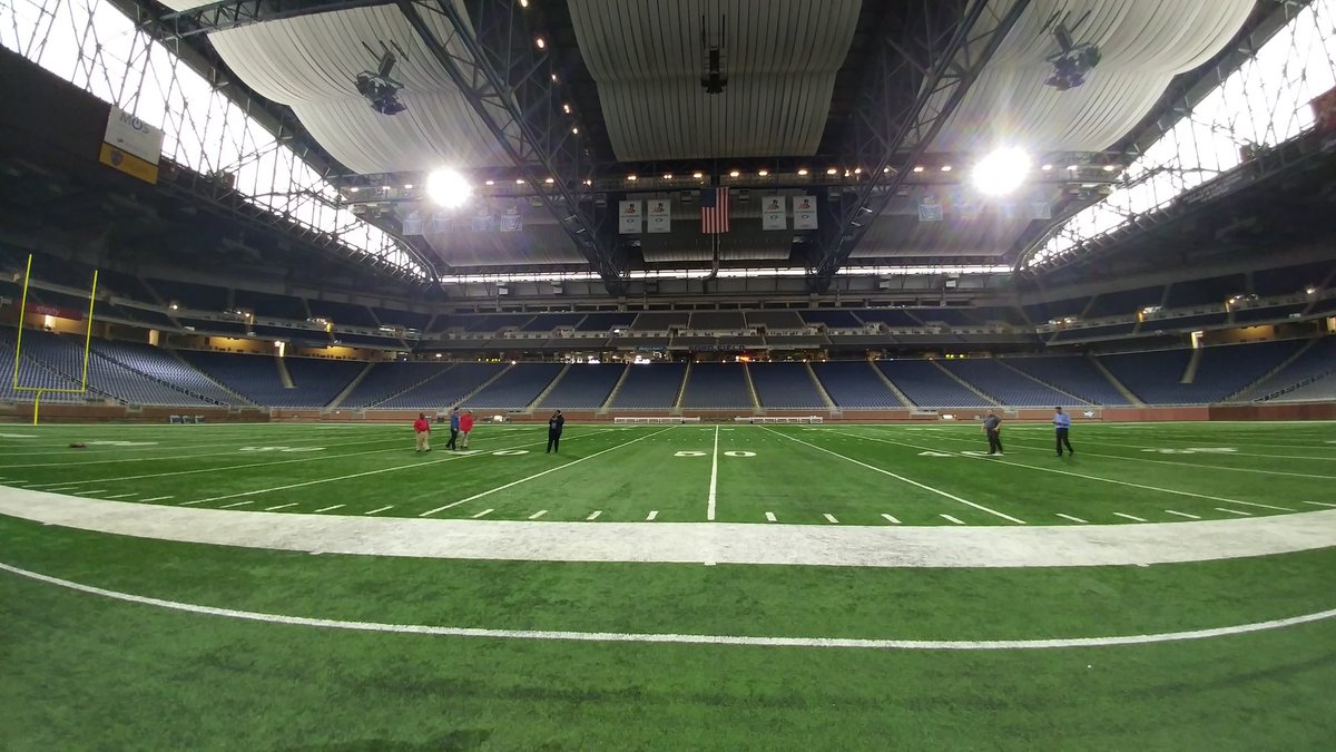 Sprint2072's tweet photo. NowThats Ford Field#LGG5DETROIT@260sprint@teamfrance212 https://t.co/nh1VC96Wai
