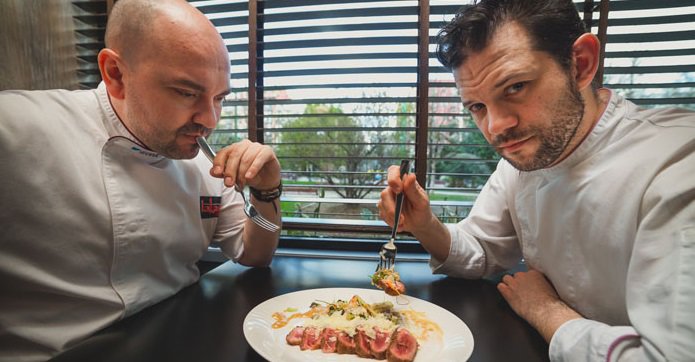 R_lakasa's tweet photo. Buscamos personal de cocina con ganas de comerse el mundo. Interesados, mandar CV a lakasa@lakasa.es. Agradecemos RT https://t.co/fEGaEEQneW