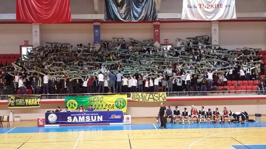 cubbatayfa's tweet photo. SAMSUN ANADOLU LİSESİ TRİBÜNÜ @tribundergi https://t.co/HeTbzQLIgH