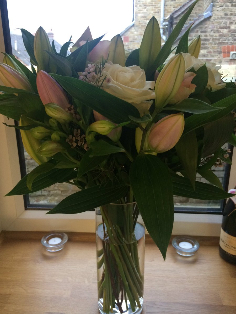 “<a href="/85Jennymccarthy/">jenny mccarthy</a>: Thank you <a href="/dobs1511/">steve</a> for the lovely flowers from <a href="/saidjoanna/">Joanna@LittleTinShed</a> #brentwood #littletinshed ”thx Jenny!