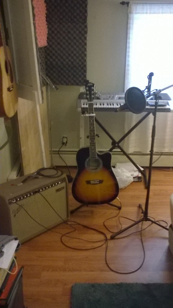 mattyhoule's tweet photo. Finally got some $ saved up &amp; bought a new Washburn acoustic! Playing through my fender acoustisonic!😊#acousticlife https://t.co/Vo5q7PHH0P
