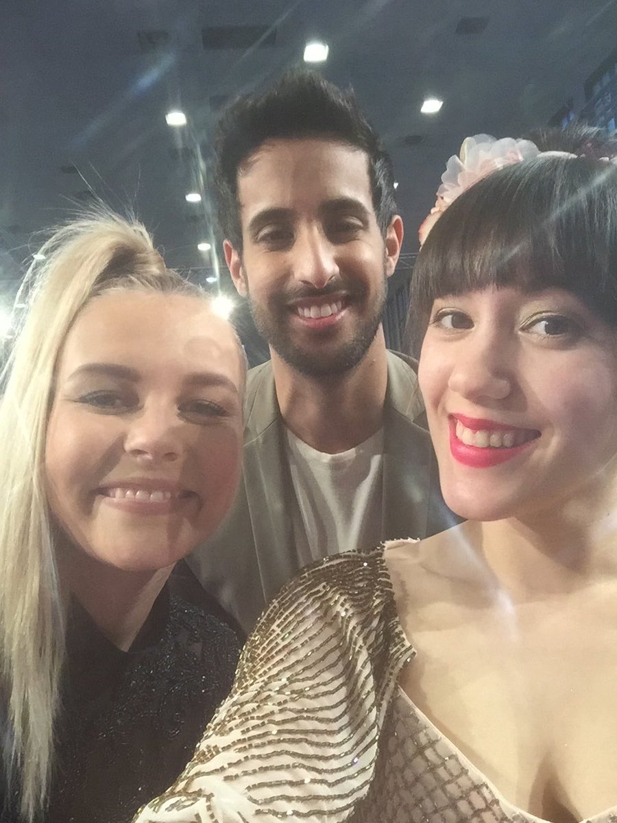 vivaonline's tweet photo. @dagibee @mlle_opossum @SamiSlimani beim #ECHO2016! ๐๐๐ #vivaecho https://t.co/CsqdMDnGzT
