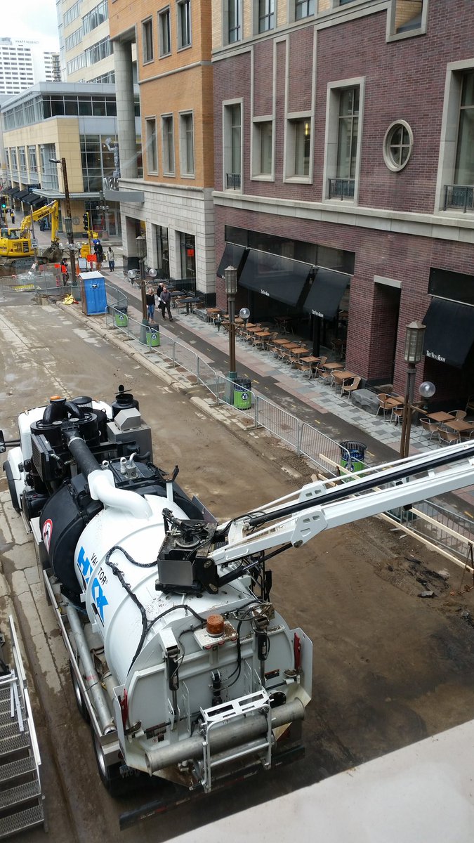 shannonkwatson's tweet photo. Did you love Bob the Builder as a kid? Then this happy hour spot is for you! #OptimisticBusiness #ConstructionView https://t.co/boUmj3HAE7