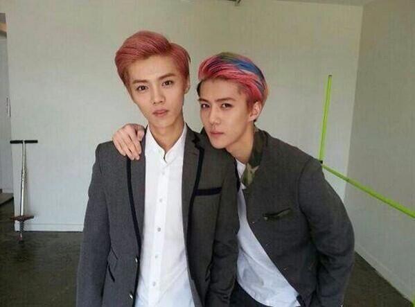 oselujaeten's tweet photo. okay. I miss them #4YearsWithEXO #4yearswithSEHUN #4yearswithLUHAN #4yearswithHUNHAN https://t.co/aMWnD0V42x