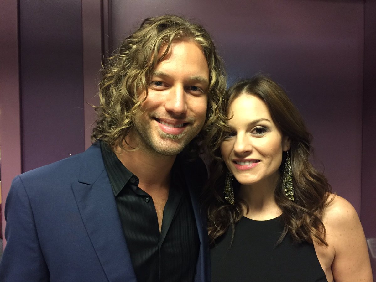 kara_dioguardi's tweet image. Does anyone remember @caseyjames audition when he took his shirt off? 😂 so many great idol memories #IdolFinale