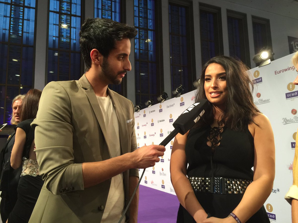 vivaonline's tweet photo. @LamiyaSlimani und @SamiSlimani! ๐ #vivaecho #ECHO2016 https://t.co/wbZAHSucz7
