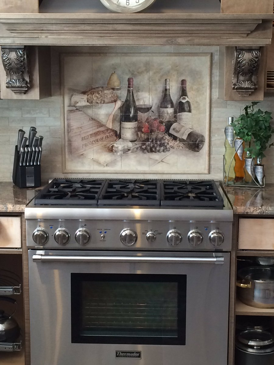 CameronOcasio's tweet photo. The Kitchen is looking good! https://t.co/BlzRUdR3Br