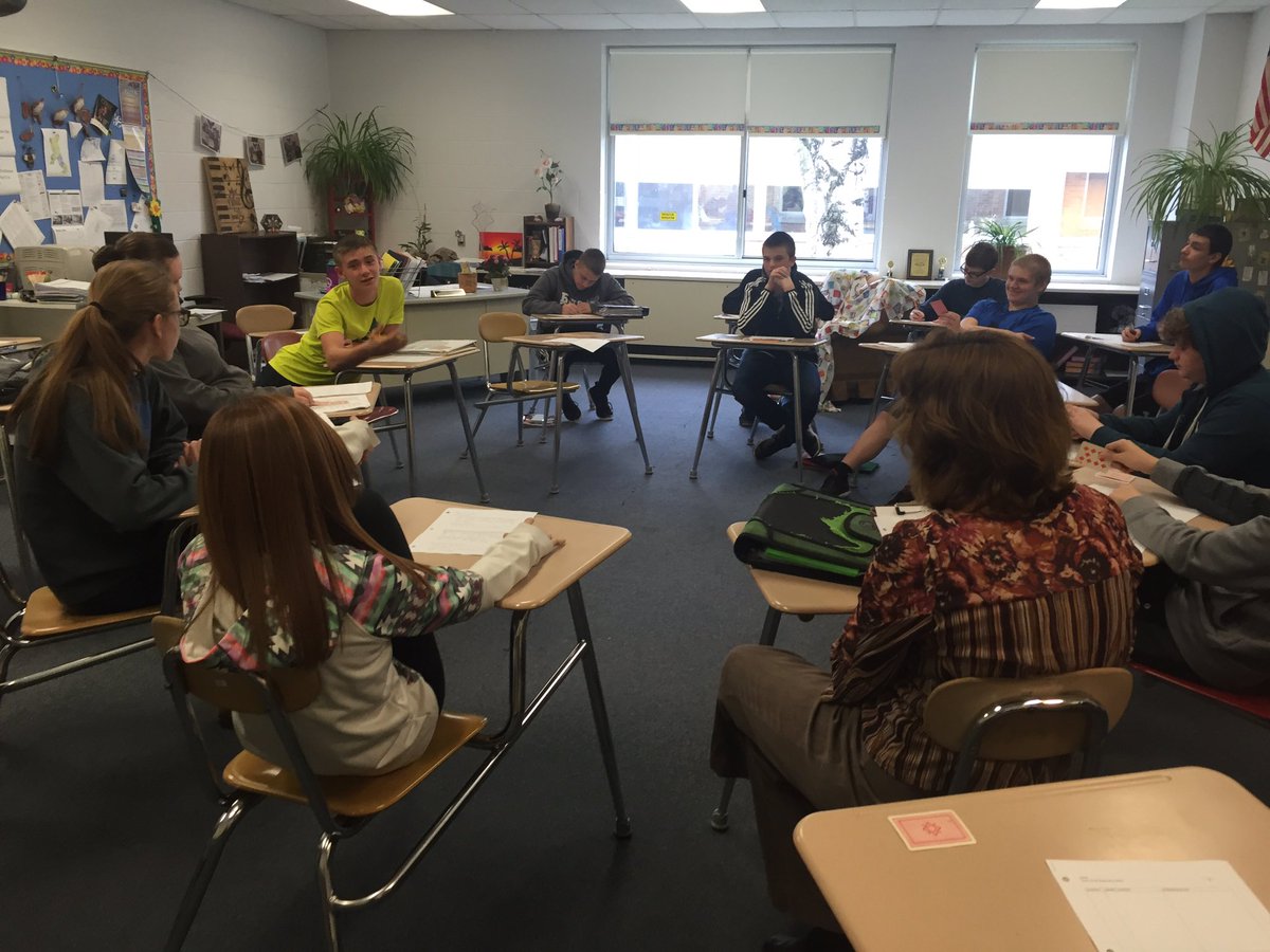 MrPatrickMcGee's tweet photo. Socratic Seminar in Mrs Penepent's English 9 class #BBLearning https://t.co/yepibVLGLC