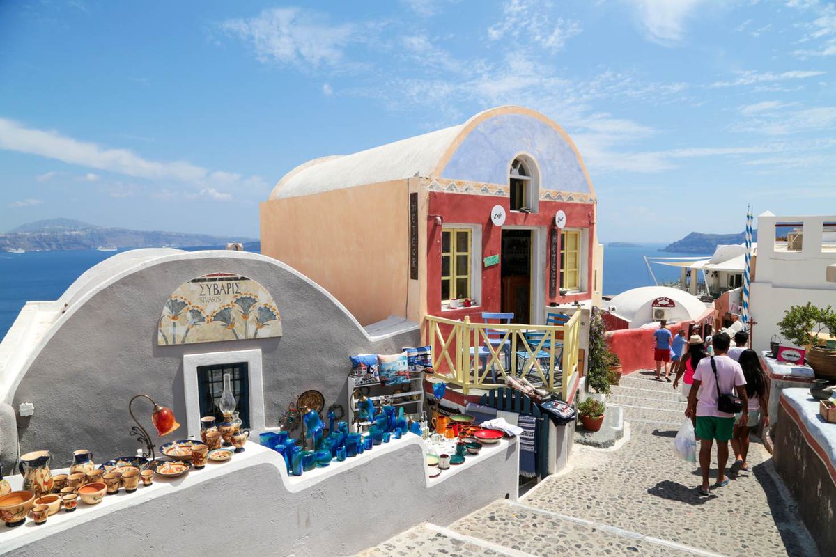 lonelyplanet's tweet image. #Santorini for first-timers: lptravel.to/R73zbH by @Carolyn_Bain #travel #lp