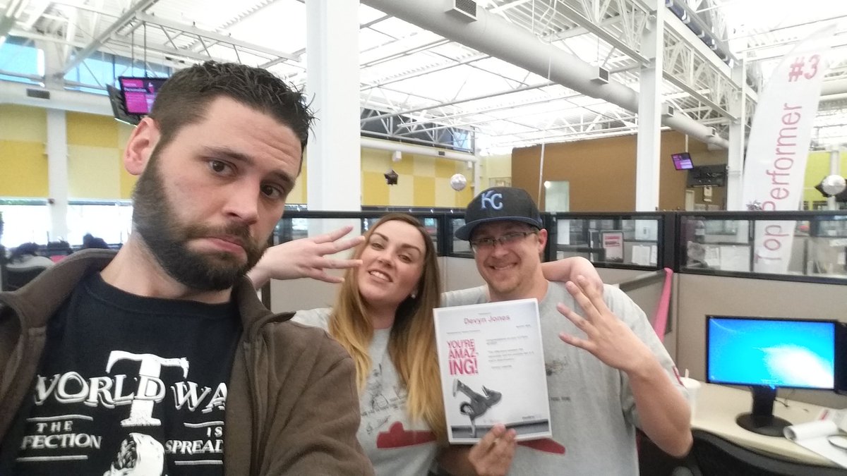 db4d1988's tweet photo. 4.0 from NCSQ! #1JDP #tmobile #stormICT @kevcaron1 @eljeffe316 @Headguard https://t.co/qvAycXLPq1