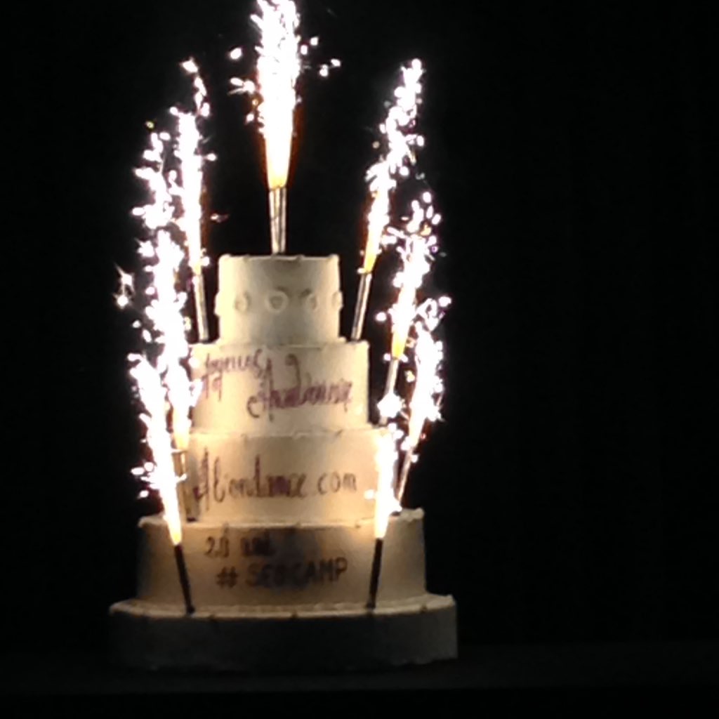 Steph_dumont's tweet photo. Bon anniversaire Abondance #seocamp https://t.co/xdpg8DOswZ