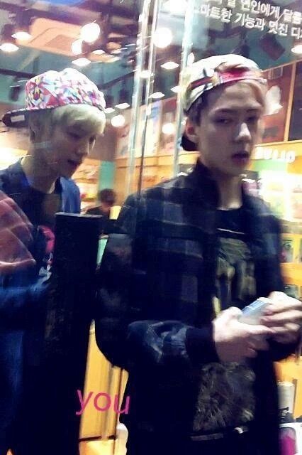 blondeIuhan's tweet photo. ft Sehun #4YearsWithLuhan https://t.co/UJVat6AV0s
