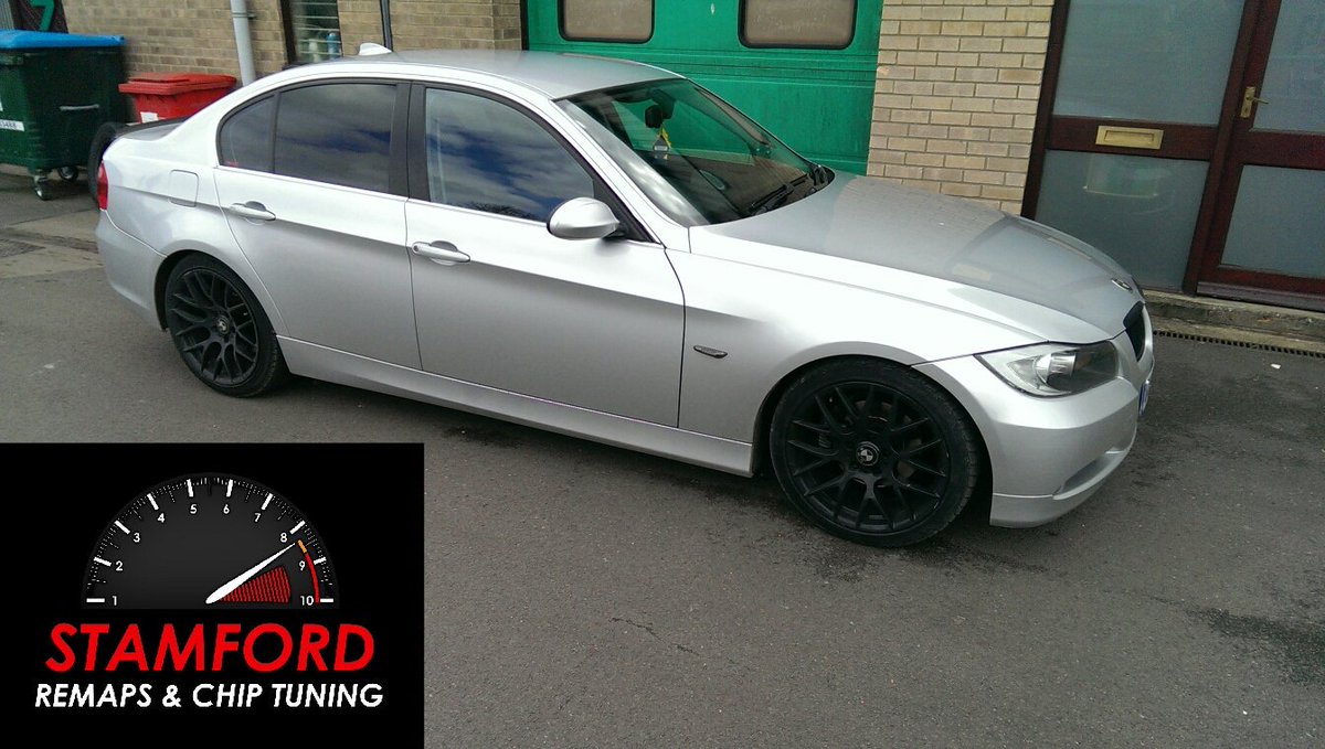 BMW 325i in for stage 1 performance remap.