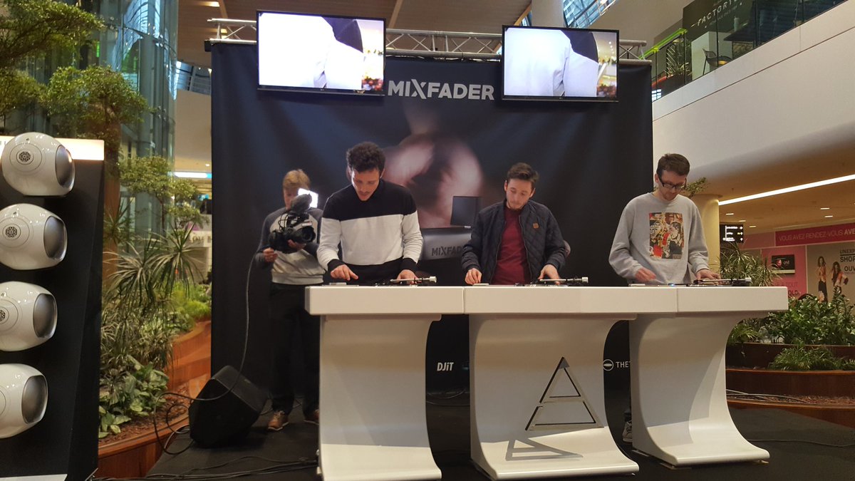 LICK_officiel's tweet photo. [LICKLIVE] #Super lancement #MixFader https://t.co/4rWHCEDIZP