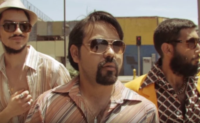 [Medios] Sahara Inn lanza single #CalorEnTuPiel con video basado en Tarantino. F: <a href="/el_dinamo/">El Dínamo</a> goo.gl/N0AV5O