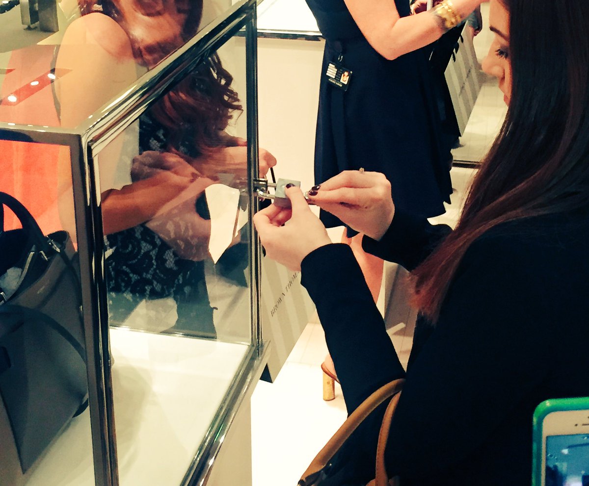 brownthomas's tweet photo. Which lucky guest will find the right key to open the lock and take home the prize! @MichaelKors #JetSet6 https://t.co/8bBCUl82n2