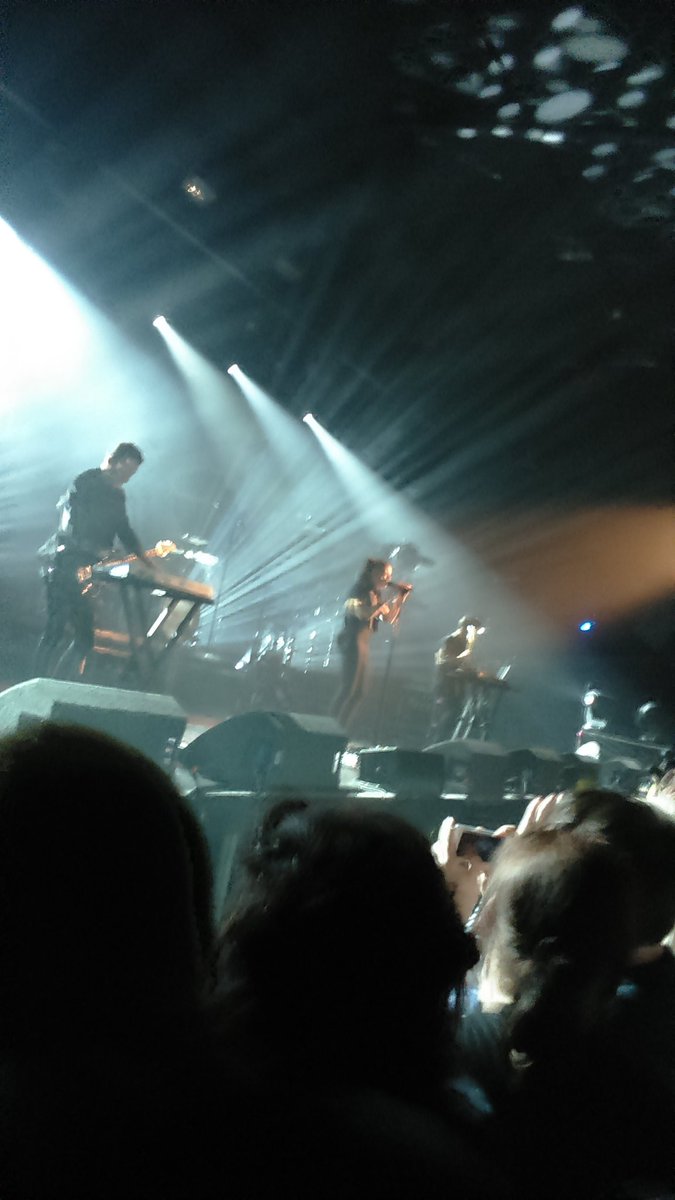 Chant3lleX's tweet photo. Such an amazing night seeing @ThisIsPVRIS best gig I've ever been to and I met the band https://t.co/yu7heuJMXH