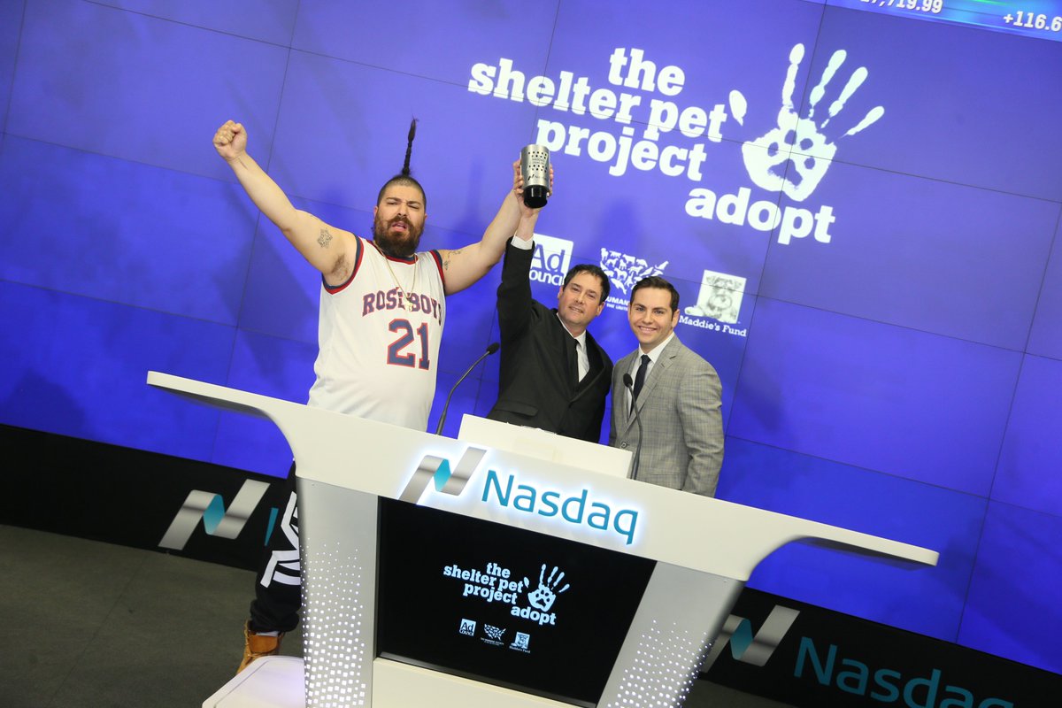 NasdaqExchange's tweet photo. Amazing photos of @FATJEW, @toastmeetstweet and @HamiltonPug ringing the @Nasdaq bell in support of @shelterpets! https://t.co/avZ5KE3SpZ