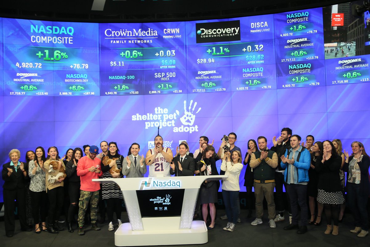 NasdaqExchange's tweet photo. Amazing photos of @FATJEW, @toastmeetstweet and @HamiltonPug ringing the @Nasdaq bell in support of @shelterpets! https://t.co/avZ5KE3SpZ