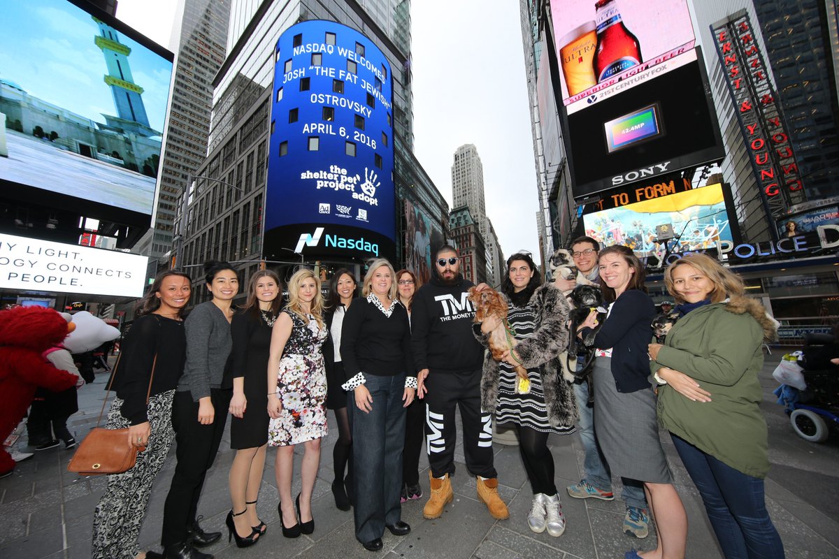 Amazing photos of <a href="/FATJEW/">The Fat Jewish (Feat. Pitbull)</a>, <a href="/toastmeetstweet/">Toast</a> and <a href="/HamiltonPug/">Hamilton Pug</a> ringing the <a href="/Nasdaq/">Nasdaq</a> bell in support of @shelterpets!