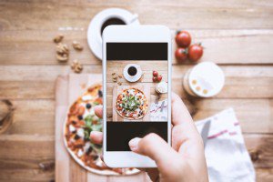Caryntastic's tweet photo. How to Use @Snapchat for Marketing by @monikacjansen for @webdotcom: https://t.co/lmct4Nb8Me https://t.co/6TPpFaDada
