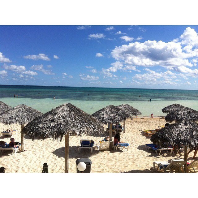 AgenceFlyDreams's tweet photo. On a envie que l’été arrive en voyant cette plage de Camaguey, Cuba (📸: @hollaatangie) https://t.co/3wlB4JWoum