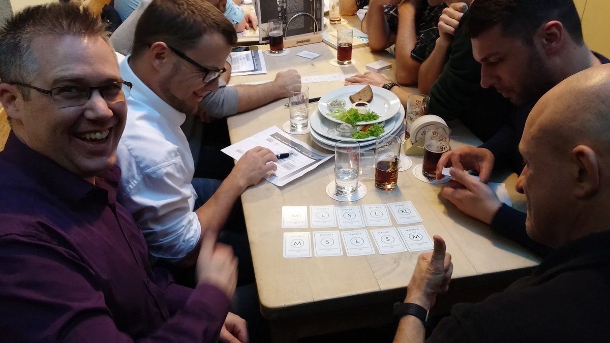 Der agile Stammtisch spielt heute das PO Value Game von <a href="/dajobreddels/">Dajo Breddels</a> &amp; <a href="/PaulKuijten/">Paul Kuijten</a>. #scrum #prodmgmt #agile