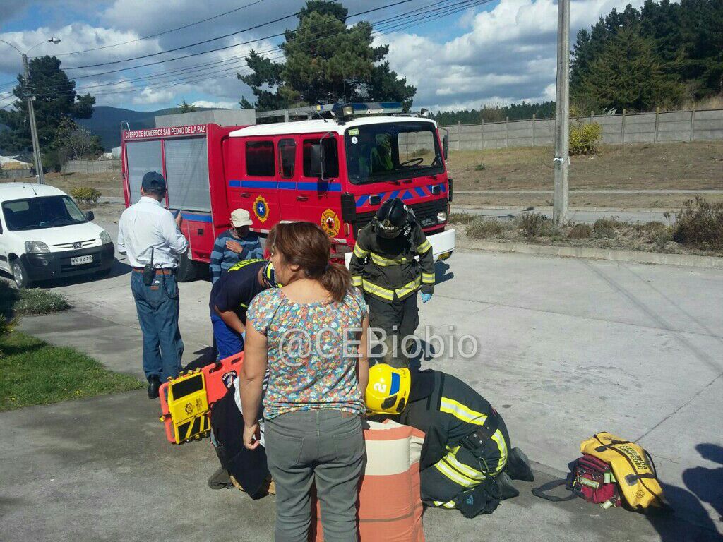 mundomejor23's tweet photo. San pedro de la paz trabajor sufre caida de altura sector invica https://t.co/CMzmNd5WAQ