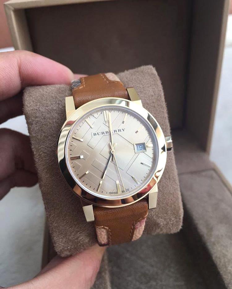 bitcoinzz247's tweet photo. Burberry 34mm 👍👍👍 Full box, full tag  #bbr #burberry #burberrywatch #burberryauthentic #watch #watches #watchshop https://t.co/ilgWEtwaZC