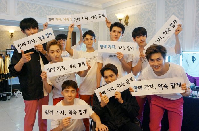 ayacha33's tweet photo. EXOに出逢えてよかった💕
4周年おめでとう！
どんなことがあっても、これからも一緒にいるからね😊
#EXO4thAnniversary 
#4YearsWithEXO 
#4yearswithchen https://t.co/Evp5wU2HPL