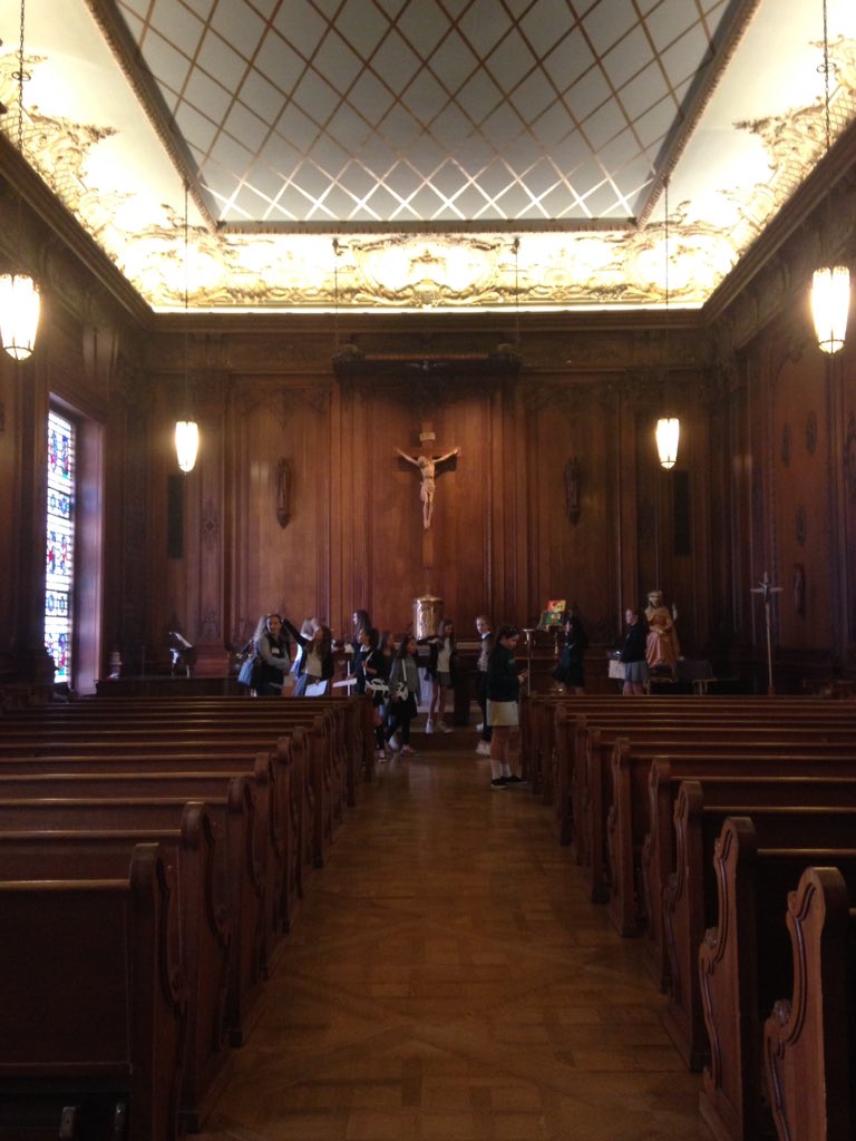 ForestRidgeMS's tweet photo. So much fun meeting our pen pals at Convent of the Sacred Heart (Broadway)! #FRdoesSF2016 https://t.co/YWhx4BGzIH