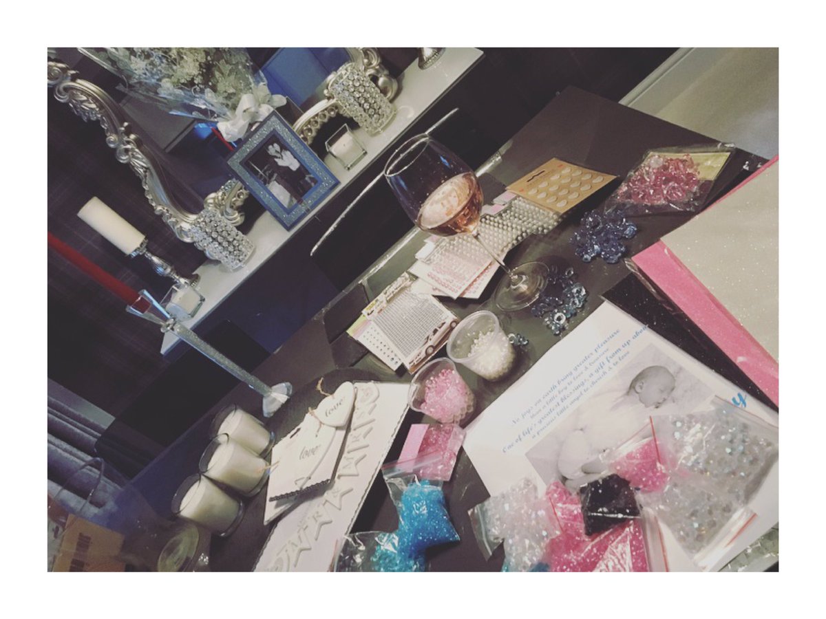 LA_JuicePlus's tweet image. It's that time again.. Happy Thursday! ☺️💛 #glitter #memoryframes #photogifts #love #personalised