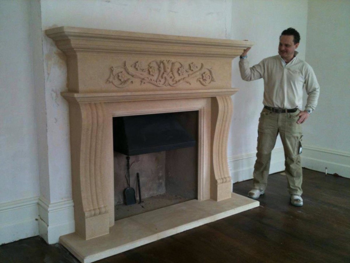 FinesseNeil's tweet photo. A Wiltshire Manor.
Love carving the big ones. #stonefireplace #largestonefireplace #fireplacedesign https://t.co/FWRQL76zsa